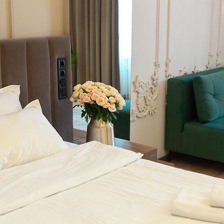 Royal Apartment On Gorodotska 33 Street リヴィウ エクステリア 写真