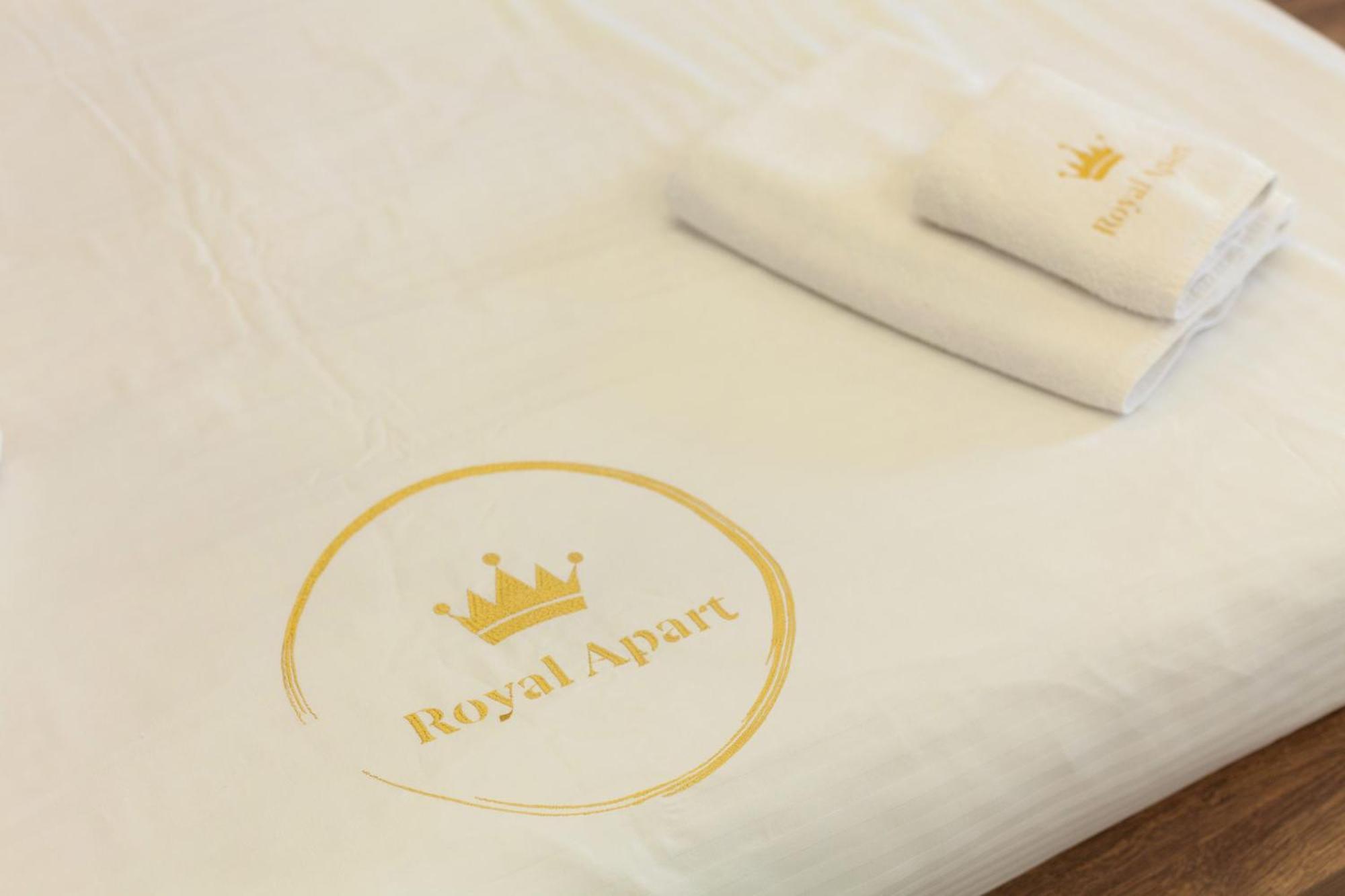 Royal Apartment On Gorodotska 33 Street リヴィウ エクステリア 写真
