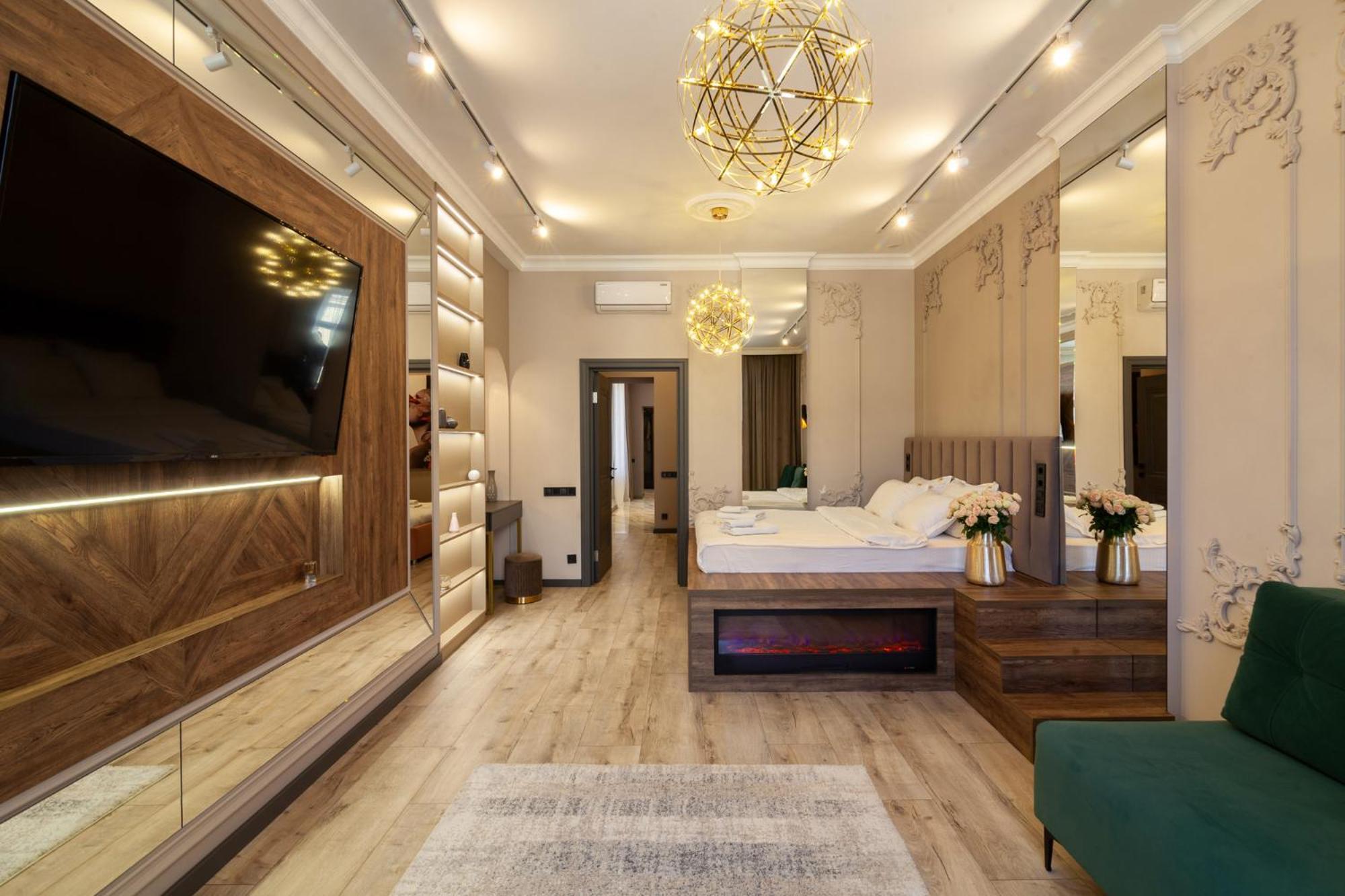 Royal Apartment On Gorodotska 33 Street リヴィウ エクステリア 写真