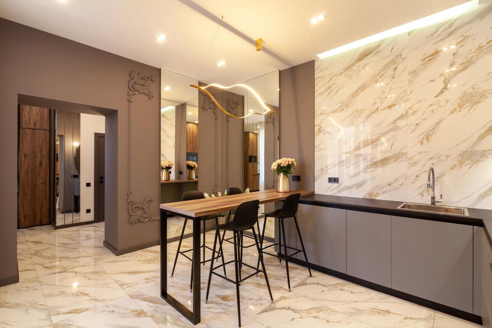 Royal Apartment On Gorodotska 33 Street リヴィウ エクステリア 写真